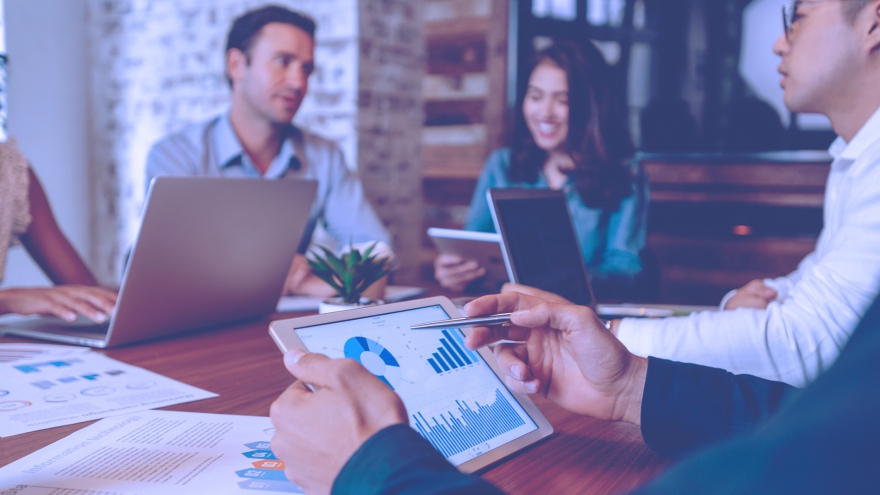Reunião de equipe para definição de um plano de negócios
