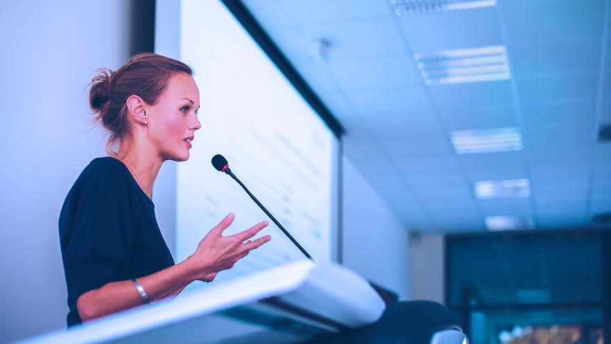 Entrevista com Trish Cotter apresentação de empresas para investidores e clientes